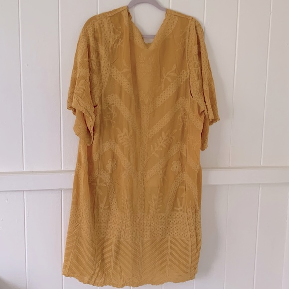 Flower Embroidered Tunic - Picture 2 of 6